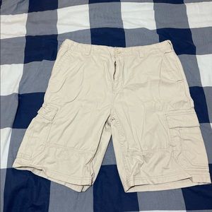 Pre-loved Men’s khaki cargo shorts
